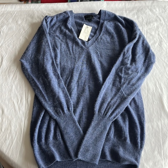 J. Crew Sweaters - 100% Cashmere J. Crew Size S Featherweight Boyfriend V Neck Sweater Italian Yarn